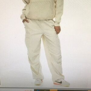 TNA/“ARITZIA”CREAM SQUAD POCKET PARACHUTE PANTS/NEW